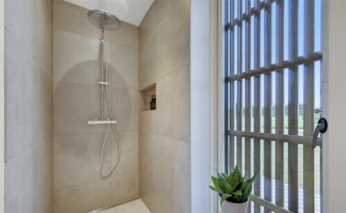 386-bruser-paa-badevaerelse